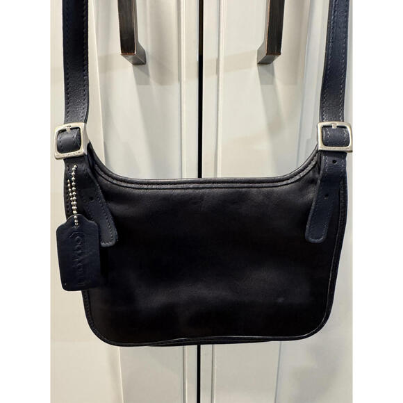 Coach Handbags - Vintage Coach Saddle Flap Crossbody Navy Blue Leather Shoulder Bag Purse 9082